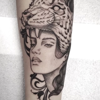 Tiger Tattoo - Dublin - women head and tiger - The Black Hat Tattoo